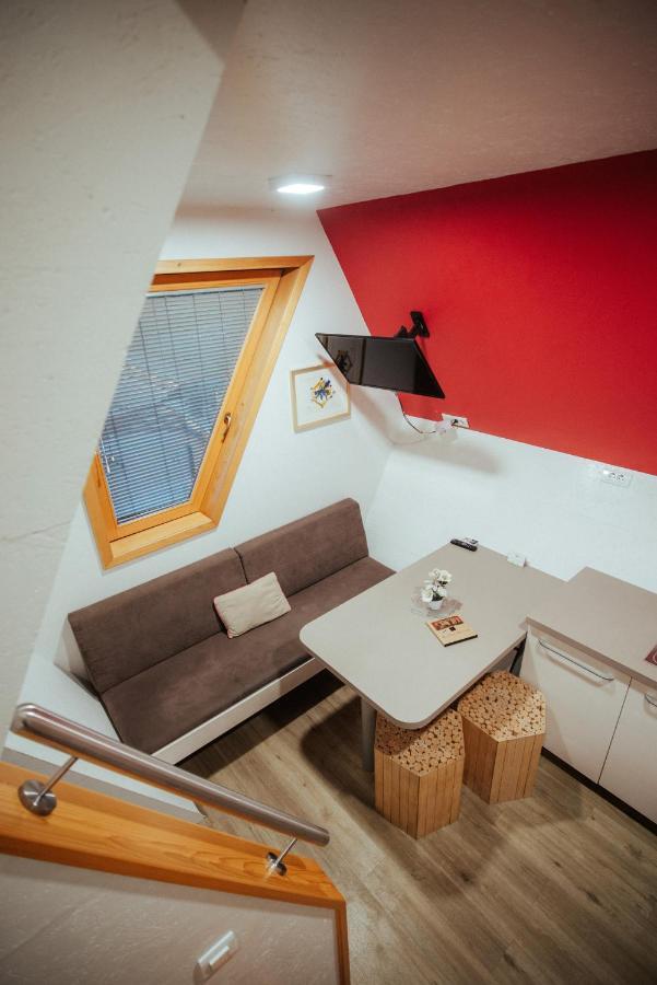 Apartments Beeland Skok Мозирє Екстер'єр фото