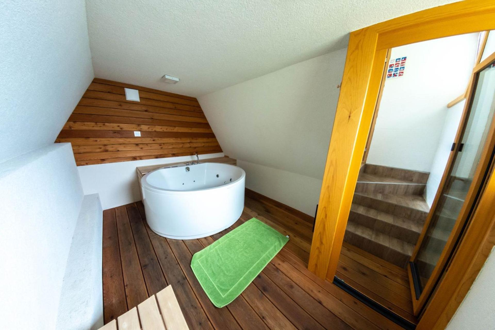 Apartments Beeland Skok Мозирє Номер фото
